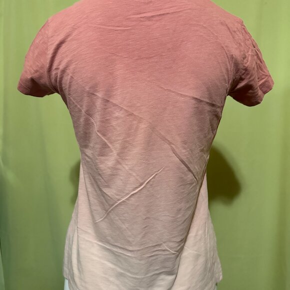 Hokusai Blue Uniqlo Women's Pink Floral Flower T Shirt Size Small - Picture 2 of 3